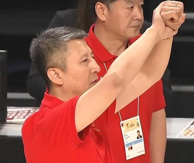 郭士强三败日韩后，球迷为杜锋喊冤！四杀日本，他对得起男篮
