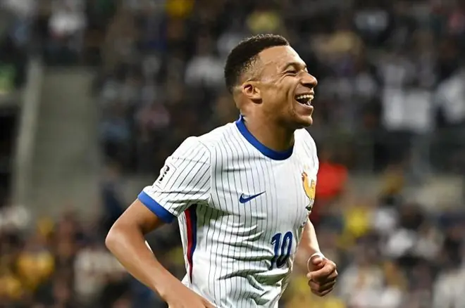 2-0！世界杯四强首队诞生！姆巴佩失点+进球，96年纪录刷新