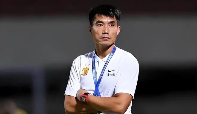 郑智解禁复出后亮相新闻发布会，首次回应带队13轮不败，引发热议