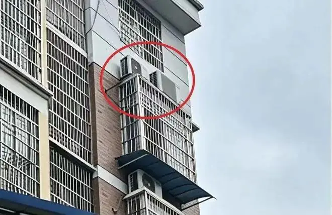 嫌邻居空调外机太吵,对自己及怀孕待产的妻子造成影响,湖北男子起诉索赔1元钱,通过法官调解,邻居将空调外机迁移至合规位置