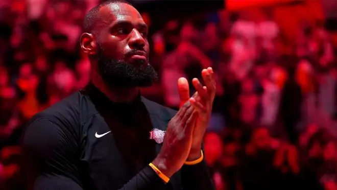 ESPN主持人：热火首发阵容4个位置防守强适合勒布朗·詹姆斯年龄