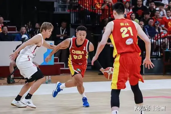 杨毅:中国足球比篮球有希望!网友:他俩加上A股 毫无希望铁三角
