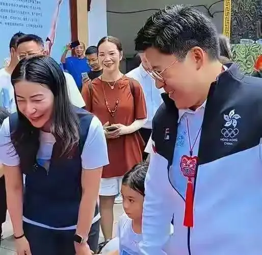郭晶晶为广西洪灾捐款8000万？查清官方真相，瞬间破防了
