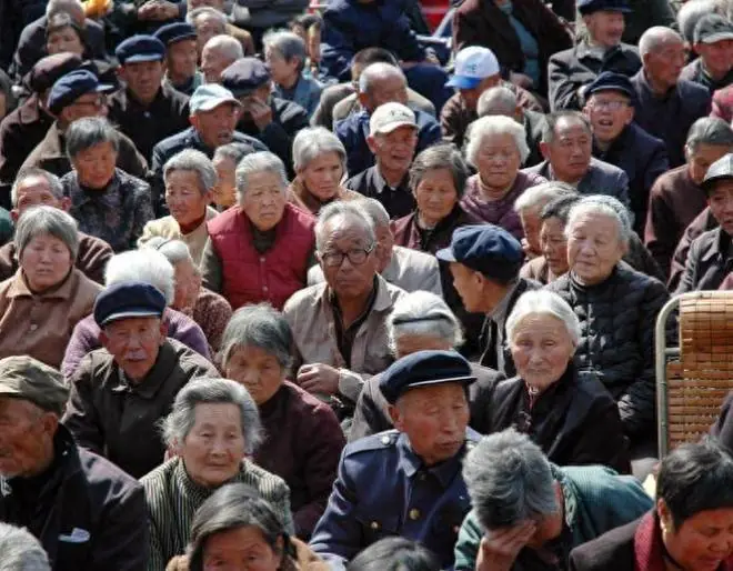 中美日超100岁老人数量对比：美10万多人、日9万多，中国令人意外