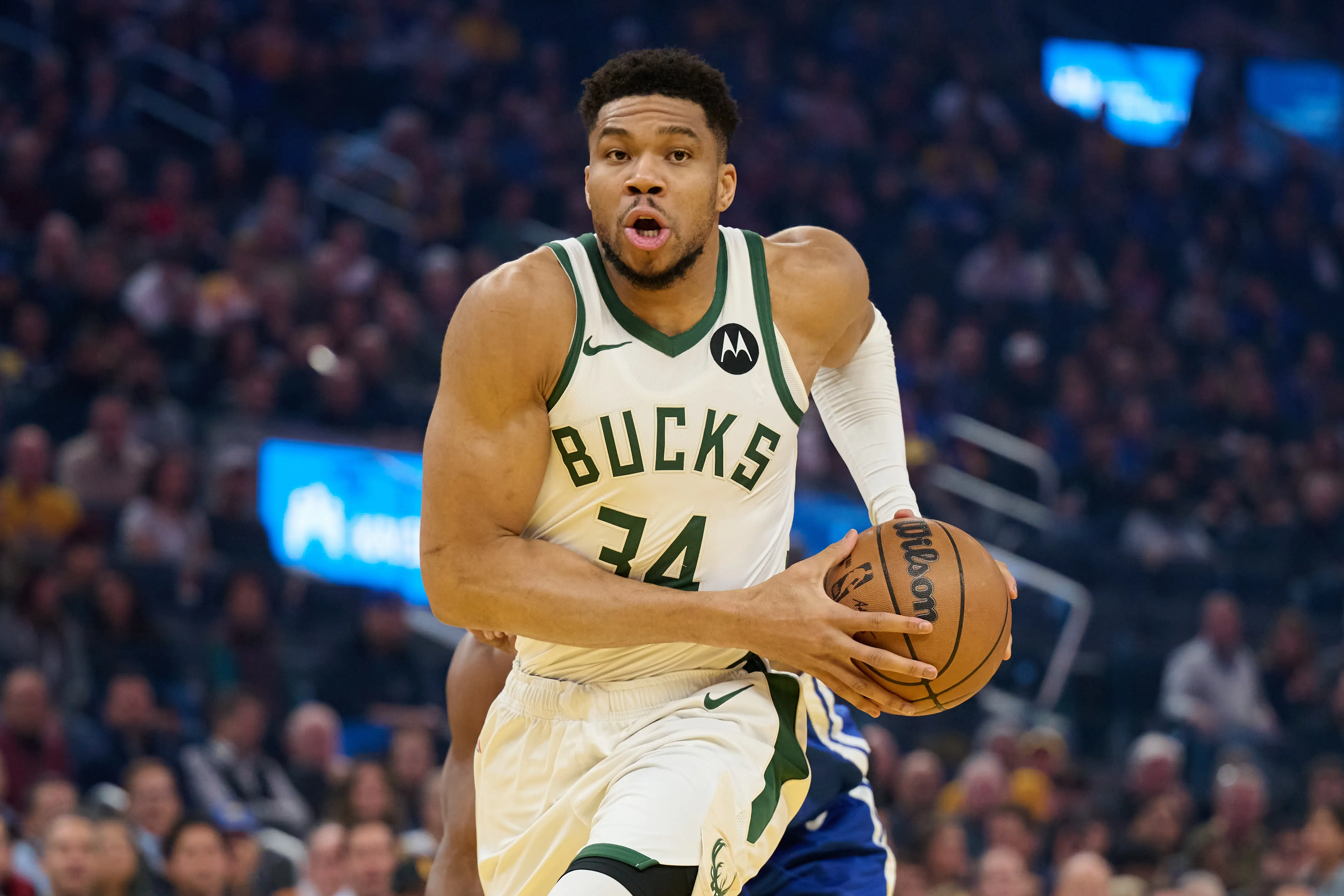 字母哥：NBA没人能一对一防住我 他们通常得用3个人来防