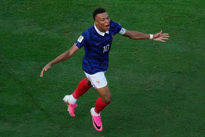 3-0！15亿军团发威，姆巴佩创4大纪录 9场10球狂刷96年世界杯历史