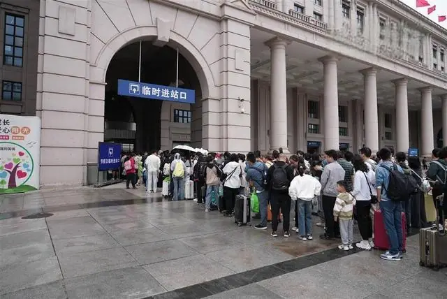 汉口站闷声反超武汉站？百年老站凭啥抢走客流C位