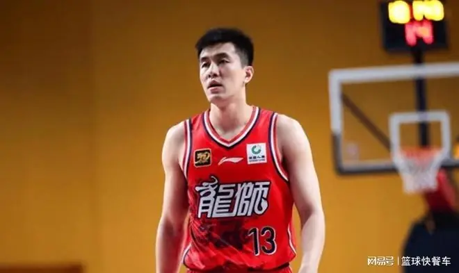 CBA休赛期疯狂一夜！三大国手完成续约：郭艾伦被弃或重返辽篮？