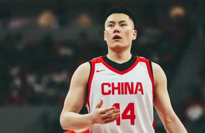 关键发挥，李弘权13中6砍17分4板4助，正负值+14