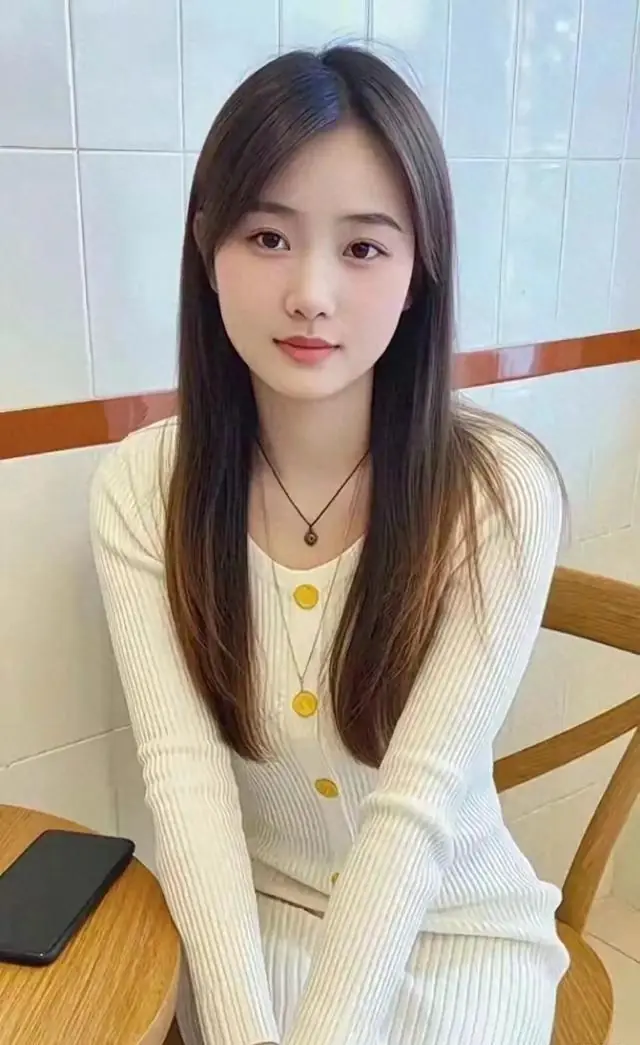 50岁大哥跟女雇主同居12年，雇主病逝，雇主女儿：我妈生前有交代