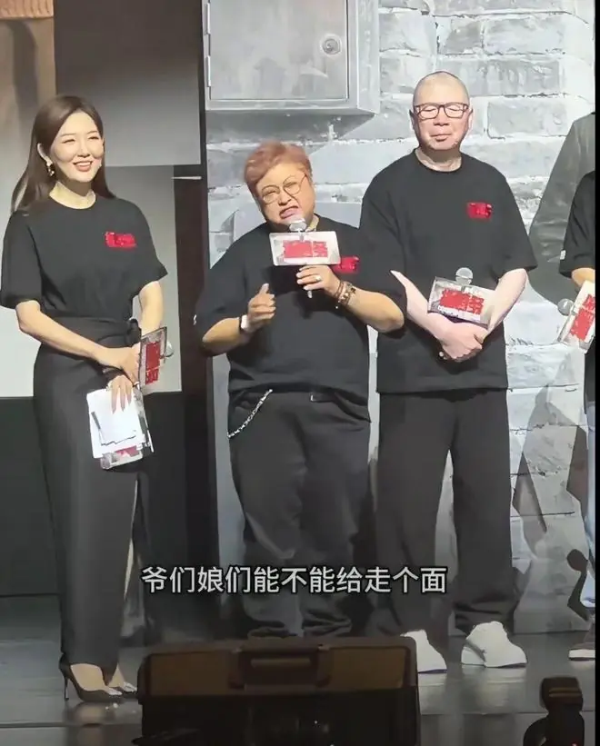 韩红中学初二辍学怎么考上的哈佛？又是如何跨越6级当上大校副团长？