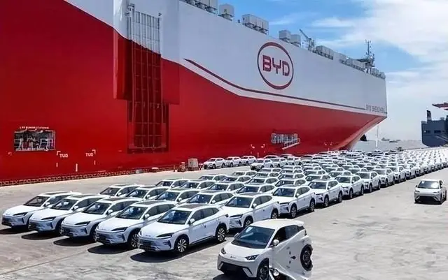 存货1604亿，市值蒸发8000亿：比亚迪，终究还是成了一家“车企”