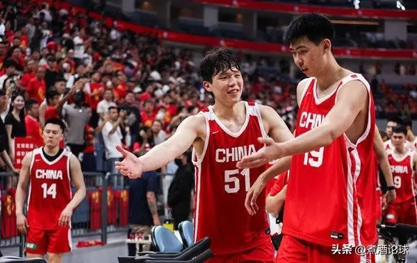 今晚有中国男篮的两场比赛，其中一场比赛CCTV5+将现场转播