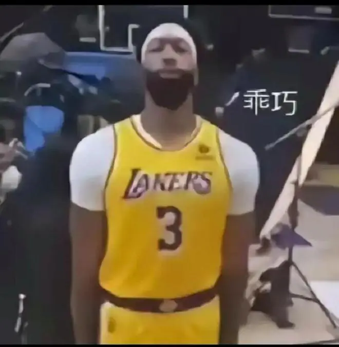 WC!艾顿1换3!湖人竟然这样满足浓眉的中锋梦!